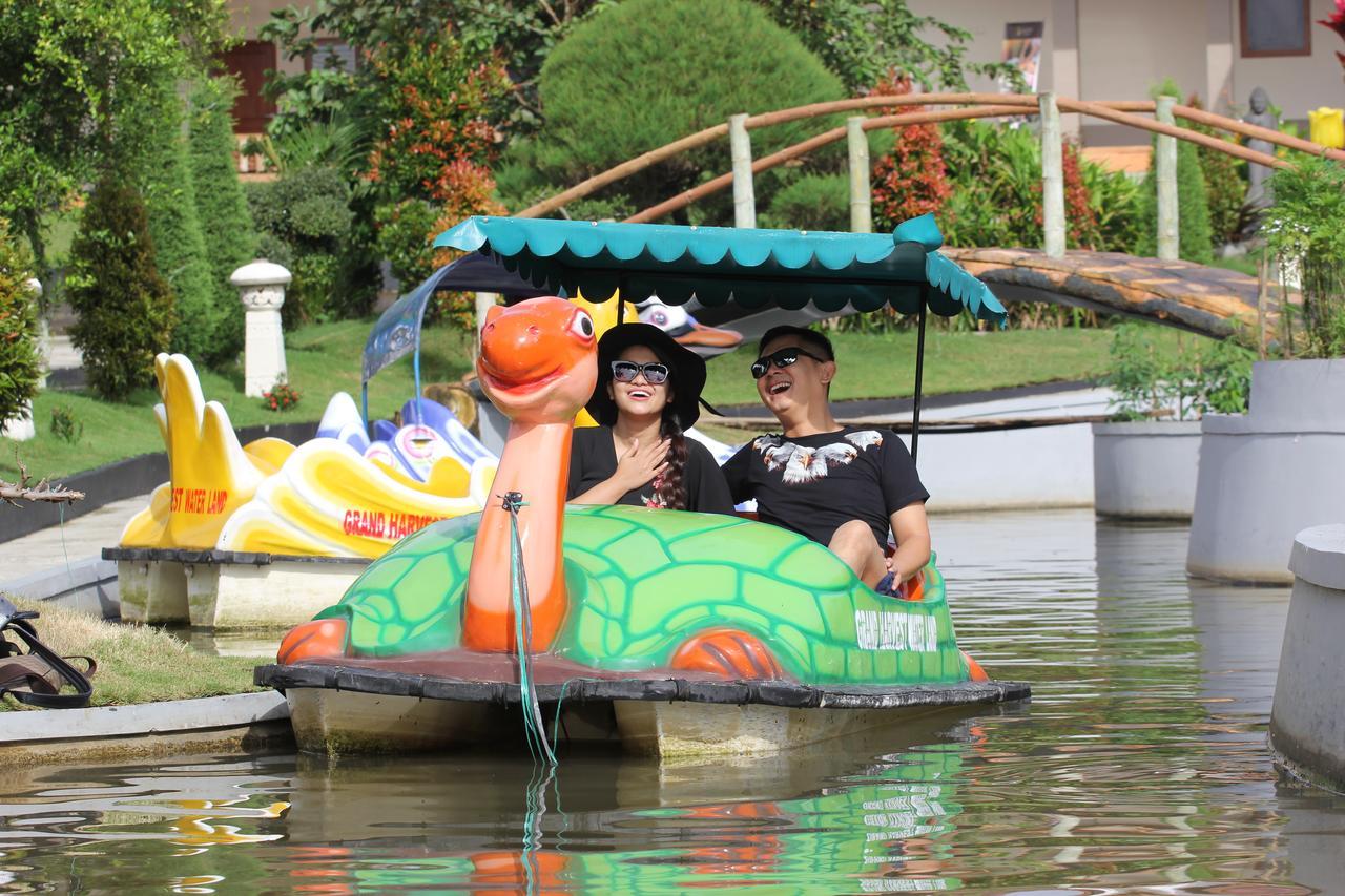 Grand Harvest Resort & Villas Banyuwangi  Exterior foto